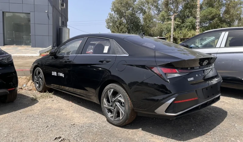 
								Hyundai Elantra full									